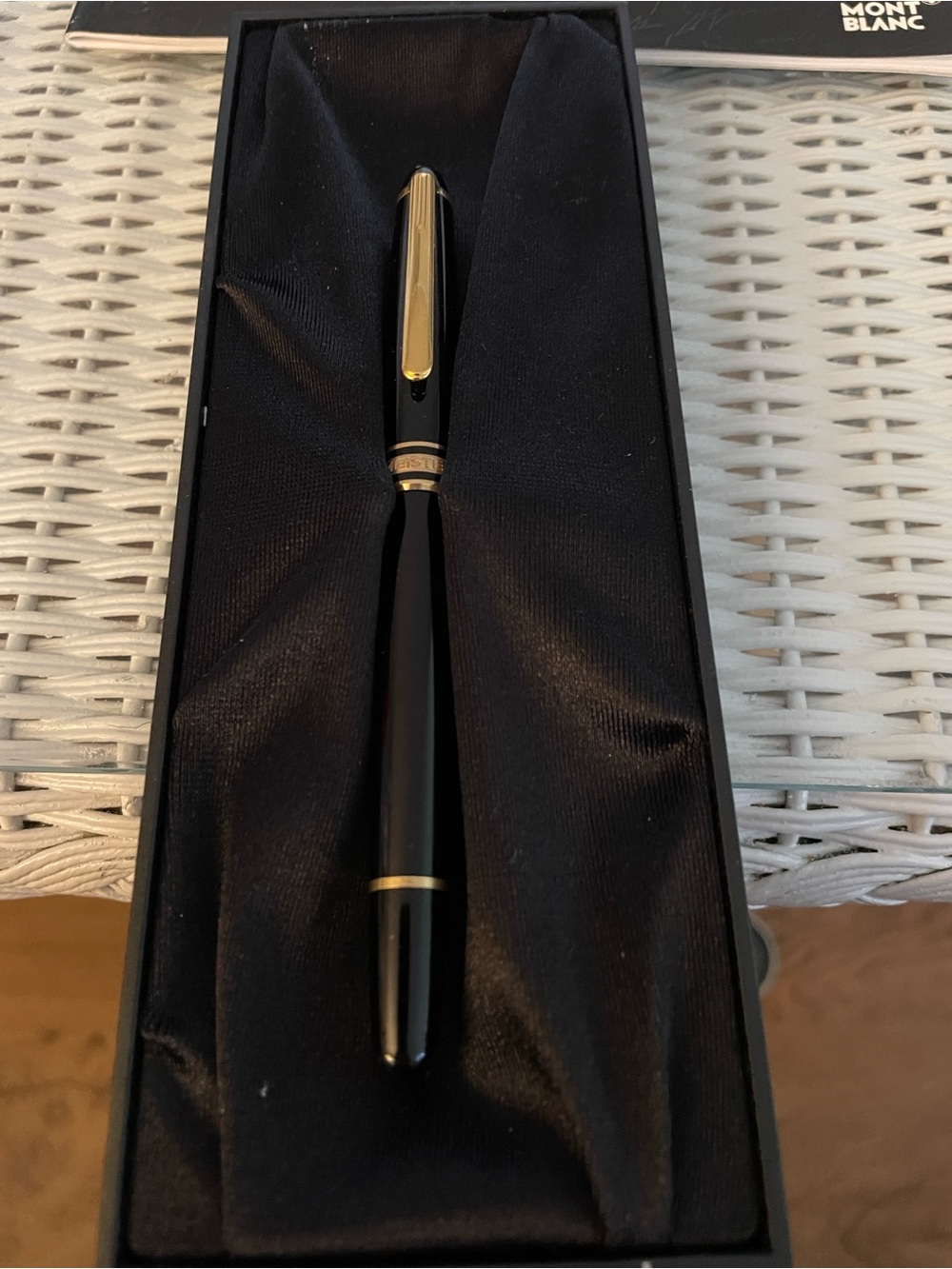 Mont Blanc 
Meisterstuck Pen